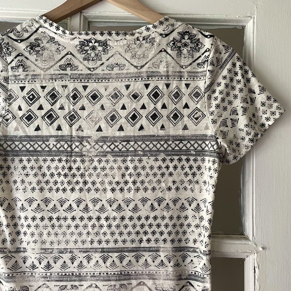 White and Black Patterned Short-Sleeve V-Neck Tee - Picture 3 of 5